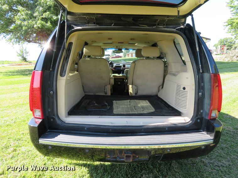 image for item DE8268 2007 Cadillac Escalade SUV
