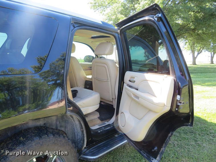 image for item DE8268 2007 Cadillac Escalade SUV