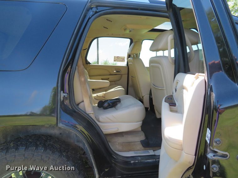 image for item DE8268 2007 Cadillac Escalade SUV