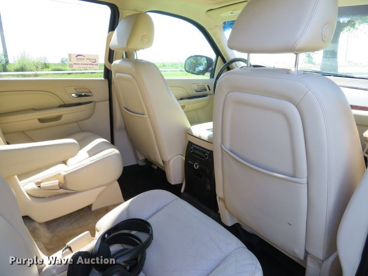 image for item DE8268 2007 Cadillac Escalade SUV