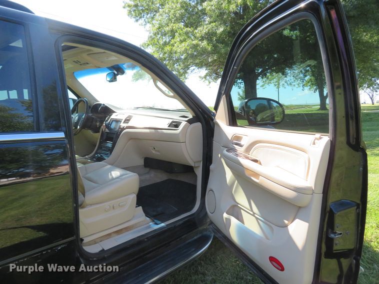 image for item DE8268 2007 Cadillac Escalade SUV