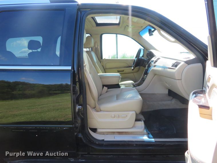 image for item DE8268 2007 Cadillac Escalade SUV