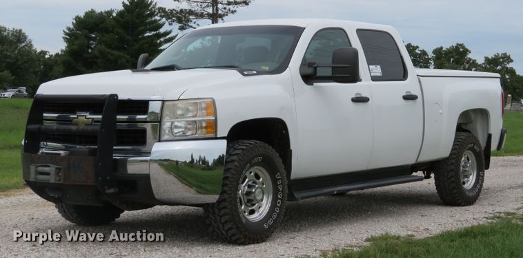 image for item DE8273 2009 Chevrolet Silverado 2500HD Crew Cab pickup truck