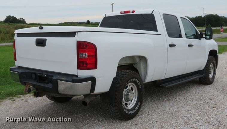 image for item DE8273 2009 Chevrolet Silverado 2500HD Crew Cab pickup truck