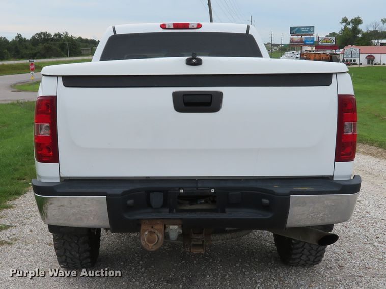 image for item DE8273 2009 Chevrolet Silverado 2500HD Crew Cab pickup truck