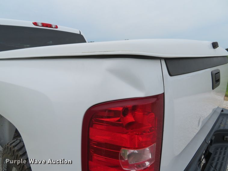 image for item DE8273 2009 Chevrolet Silverado 2500HD Crew Cab pickup truck