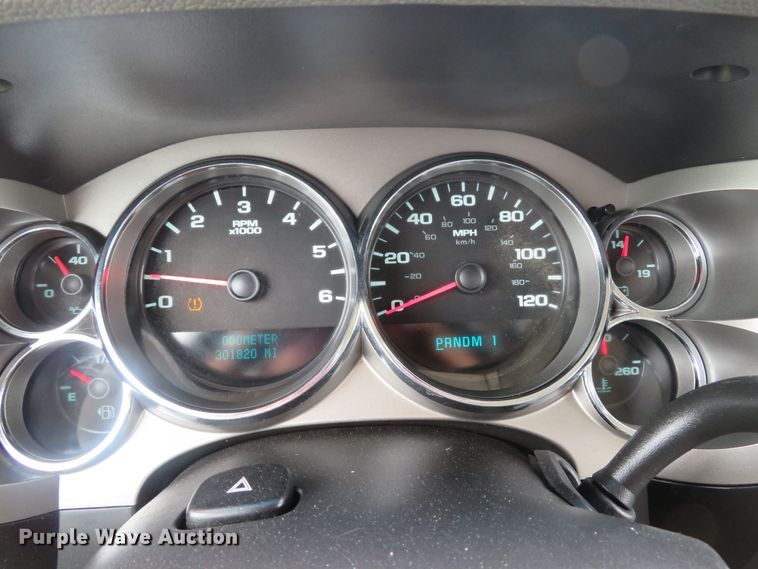 image for item DE8273 2009 Chevrolet Silverado 2500HD Crew Cab pickup truck