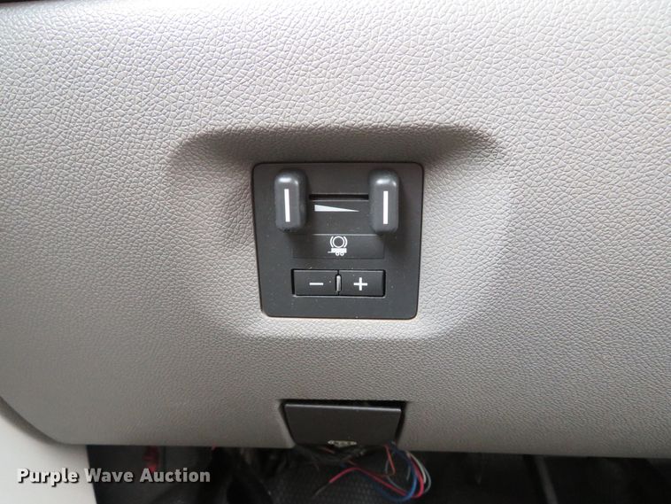 image for item DE8273 2009 Chevrolet Silverado 2500HD Crew Cab pickup truck