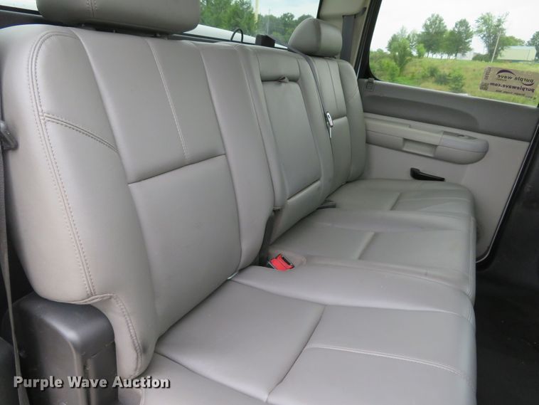 image for item DE8273 2009 Chevrolet Silverado 2500HD Crew Cab pickup truck