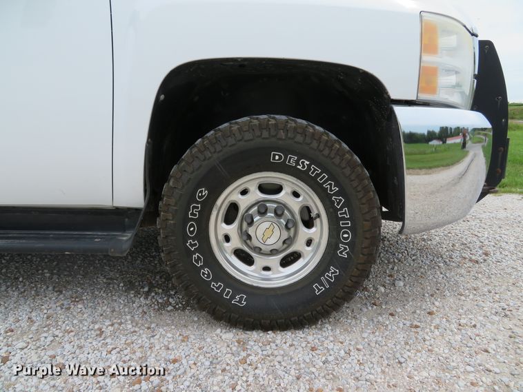 image for item DE8273 2009 Chevrolet Silverado 2500HD Crew Cab pickup truck