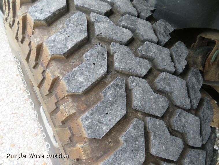 image for item DE8273 2009 Chevrolet Silverado 2500HD Crew Cab pickup truck