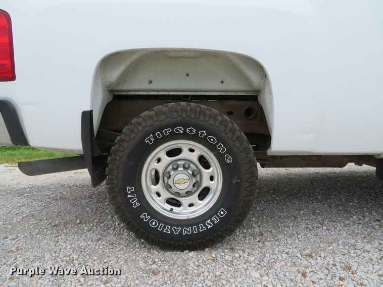 image for item DE8273 2009 Chevrolet Silverado 2500HD Crew Cab pickup truck