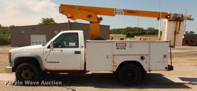 image for item DF6614 1994 GMC Sierra C3500HD bucket truck