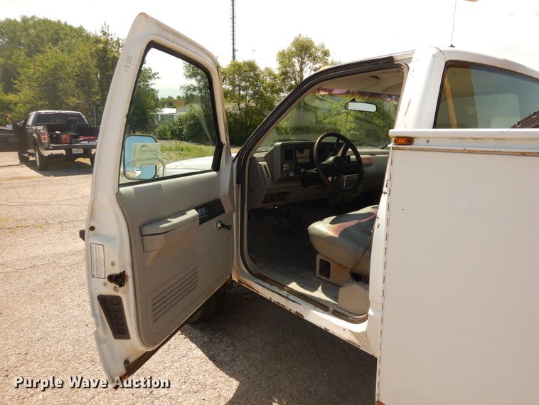 image for item DF6614 1994 GMC Sierra C3500HD bucket truck