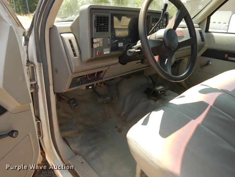 image for item DF6614 1994 GMC Sierra C3500HD bucket truck