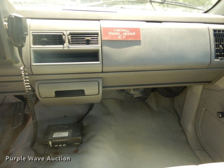 image for item DF6614 1994 GMC Sierra C3500HD bucket truck