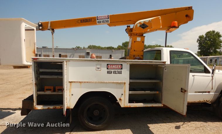image for item DF6614 1994 GMC Sierra C3500HD bucket truck
