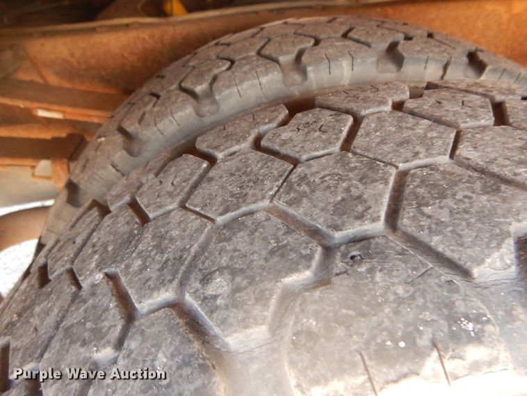 image for item DF6614 1994 GMC Sierra C3500HD bucket truck