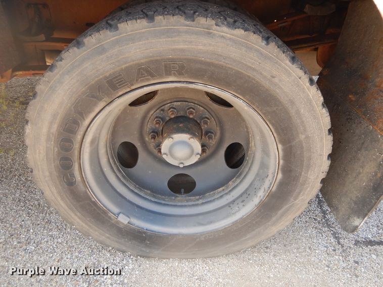 image for item DF6614 1994 GMC Sierra C3500HD bucket truck