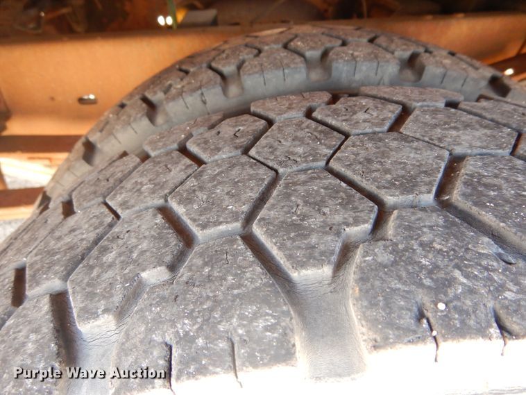 image for item DF6614 1994 GMC Sierra C3500HD bucket truck