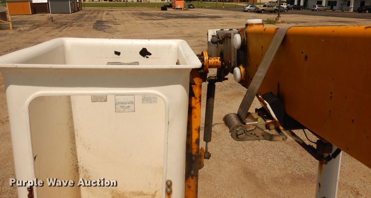 image for item DF6614 1994 GMC Sierra C3500HD bucket truck