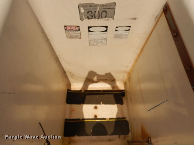 image for item DF6614 1994 GMC Sierra C3500HD bucket truck