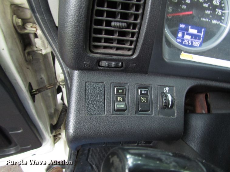 image for item DG1381 2012 Hino 268 box truck