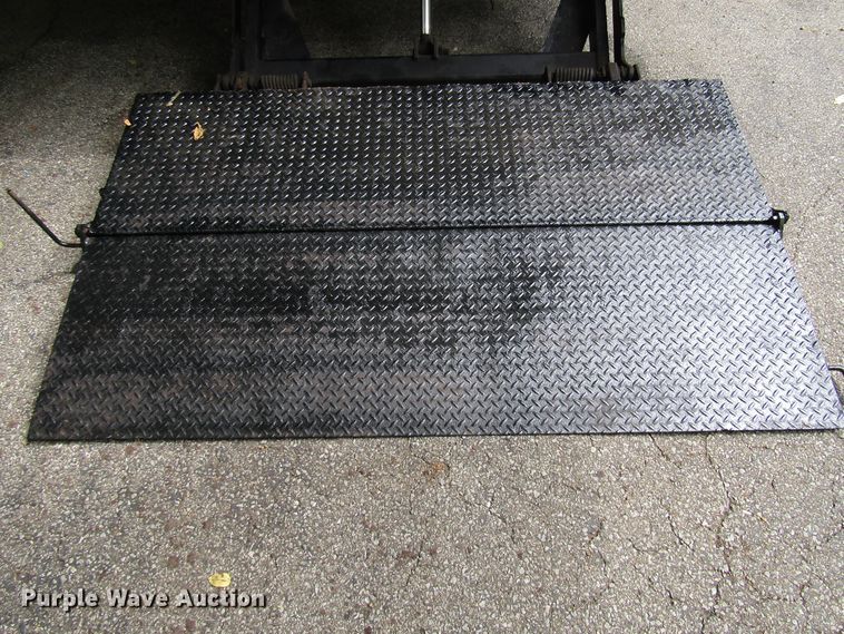 image for item DG1381 2012 Hino 268 box truck