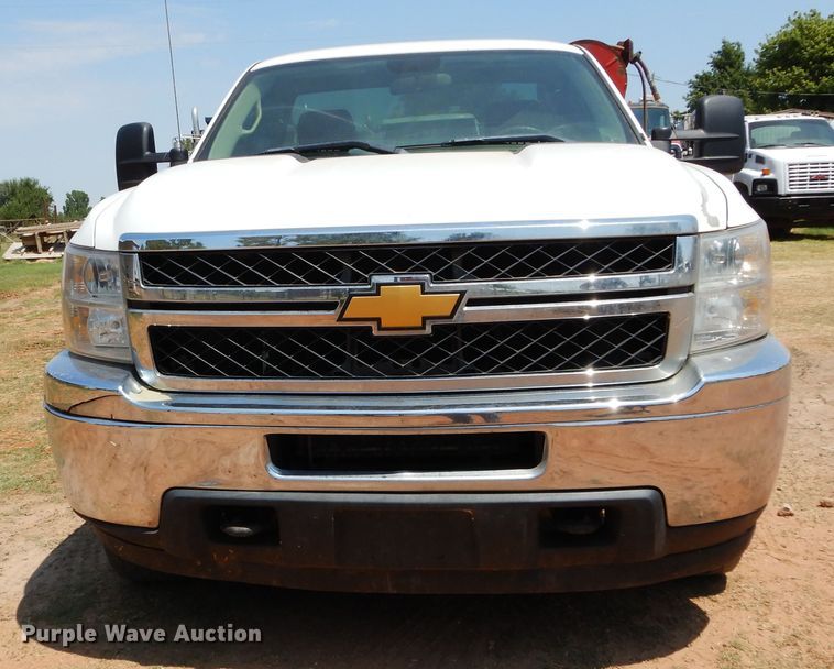 image for item DG4104 2012 Chevrolet Silverado 2500HD utility bed pickup truck