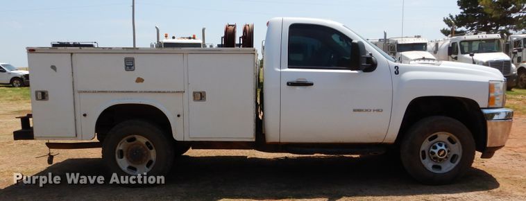 image for item DG4104 2012 Chevrolet Silverado 2500HD utility bed pickup truck