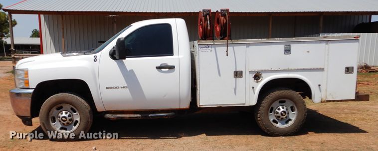 image for item DG4104 2012 Chevrolet Silverado 2500HD utility bed pickup truck