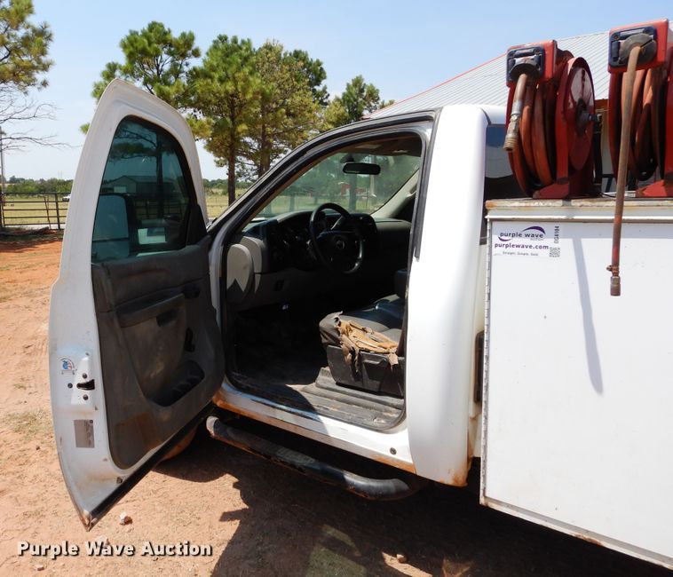 image for item DG4104 2012 Chevrolet Silverado 2500HD utility bed pickup truck