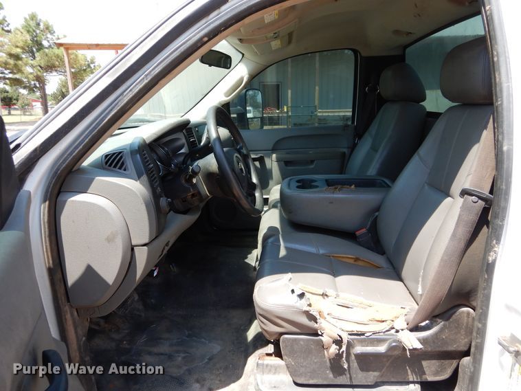 image for item DG4104 2012 Chevrolet Silverado 2500HD utility bed pickup truck