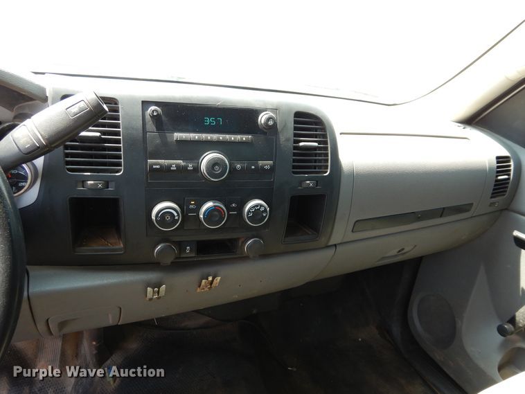 image for item DG4104 2012 Chevrolet Silverado 2500HD utility bed pickup truck