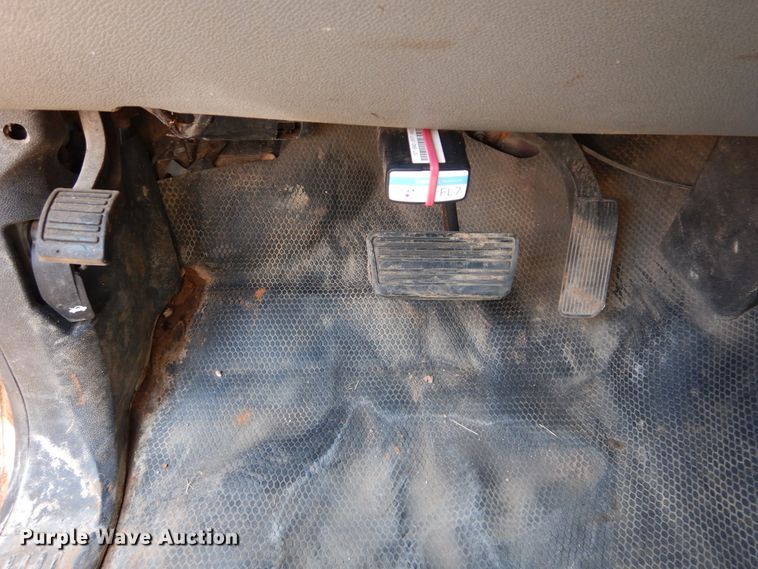 image for item DG4104 2012 Chevrolet Silverado 2500HD utility bed pickup truck