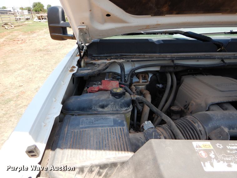 image for item DG4104 2012 Chevrolet Silverado 2500HD utility bed pickup truck