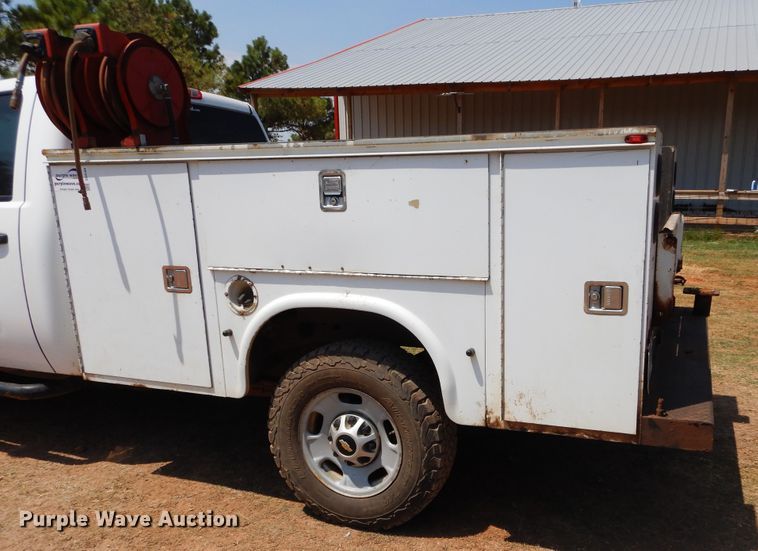image for item DG4104 2012 Chevrolet Silverado 2500HD utility bed pickup truck