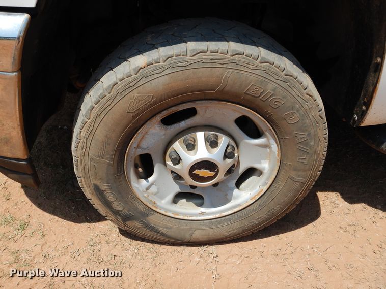 image for item DG4104 2012 Chevrolet Silverado 2500HD utility bed pickup truck