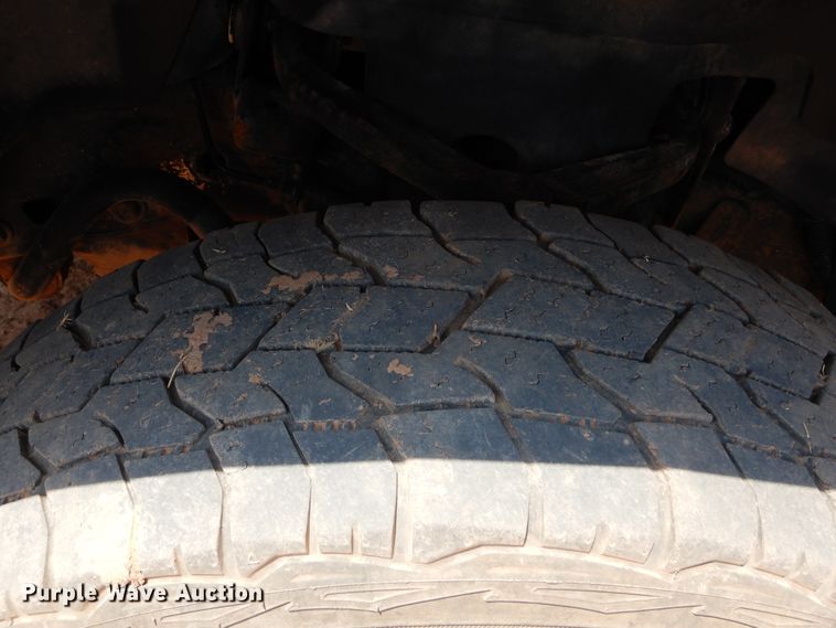 image for item DG4104 2012 Chevrolet Silverado 2500HD utility bed pickup truck