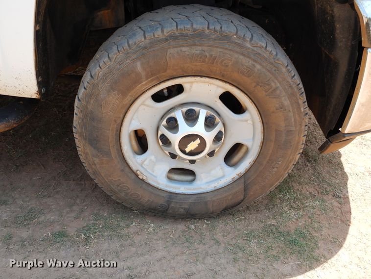 image for item DG4104 2012 Chevrolet Silverado 2500HD utility bed pickup truck