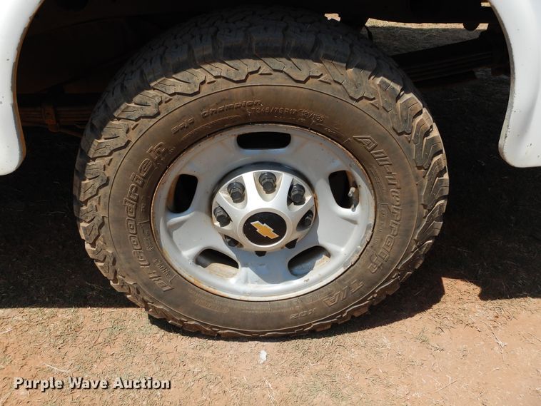 image for item DG4104 2012 Chevrolet Silverado 2500HD utility bed pickup truck