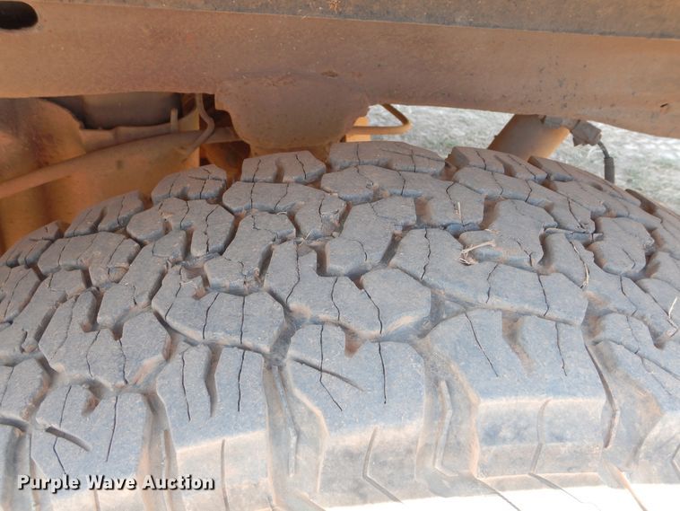 image for item DG4104 2012 Chevrolet Silverado 2500HD utility bed pickup truck