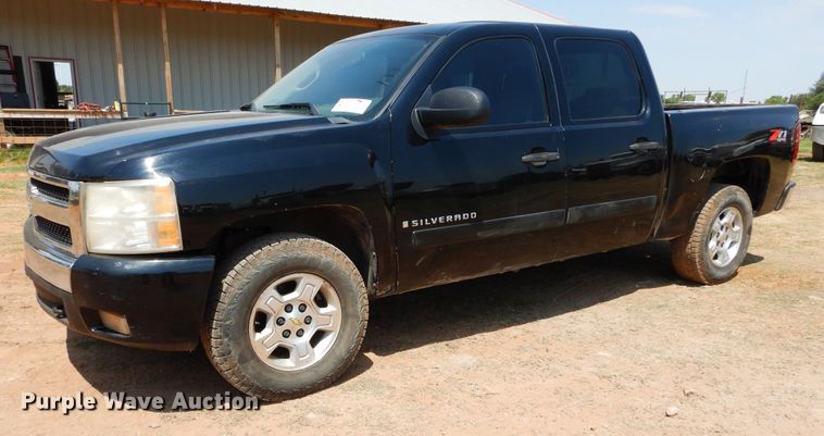 image for item DG4105 2007 Chevrolet Silverado 1500 Crew Cab pickup truck
