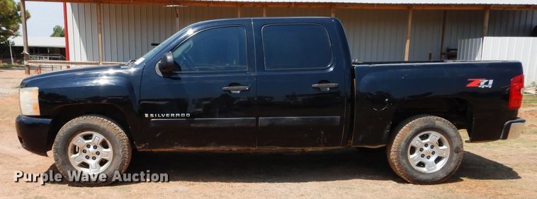 image for item DG4105 2007 Chevrolet Silverado 1500 Crew Cab pickup truck