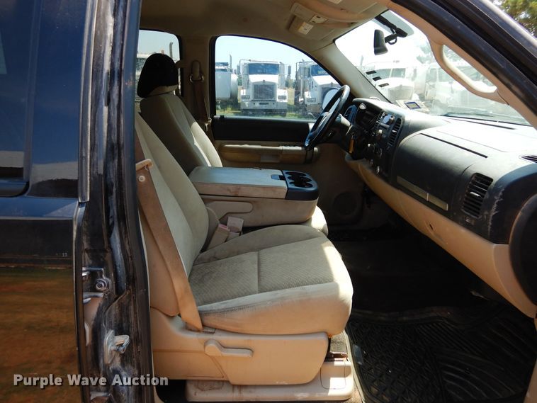 image for item DG4105 2007 Chevrolet Silverado 1500 Crew Cab pickup truck