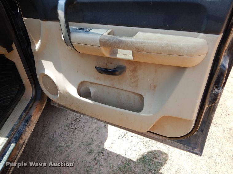 image for item DG4105 2007 Chevrolet Silverado 1500 Crew Cab pickup truck