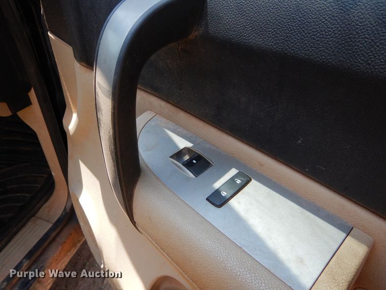 image for item DG4105 2007 Chevrolet Silverado 1500 Crew Cab pickup truck