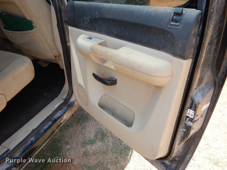 image for item DG4105 2007 Chevrolet Silverado 1500 Crew Cab pickup truck