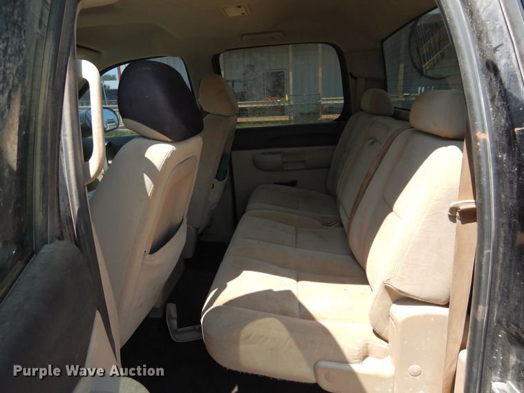 image for item DG4105 2007 Chevrolet Silverado 1500 Crew Cab pickup truck