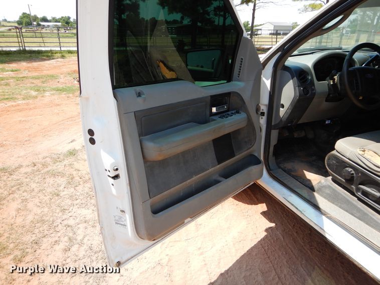 image for item DG4106 2007 Ford F150 SuperCab pickup truck